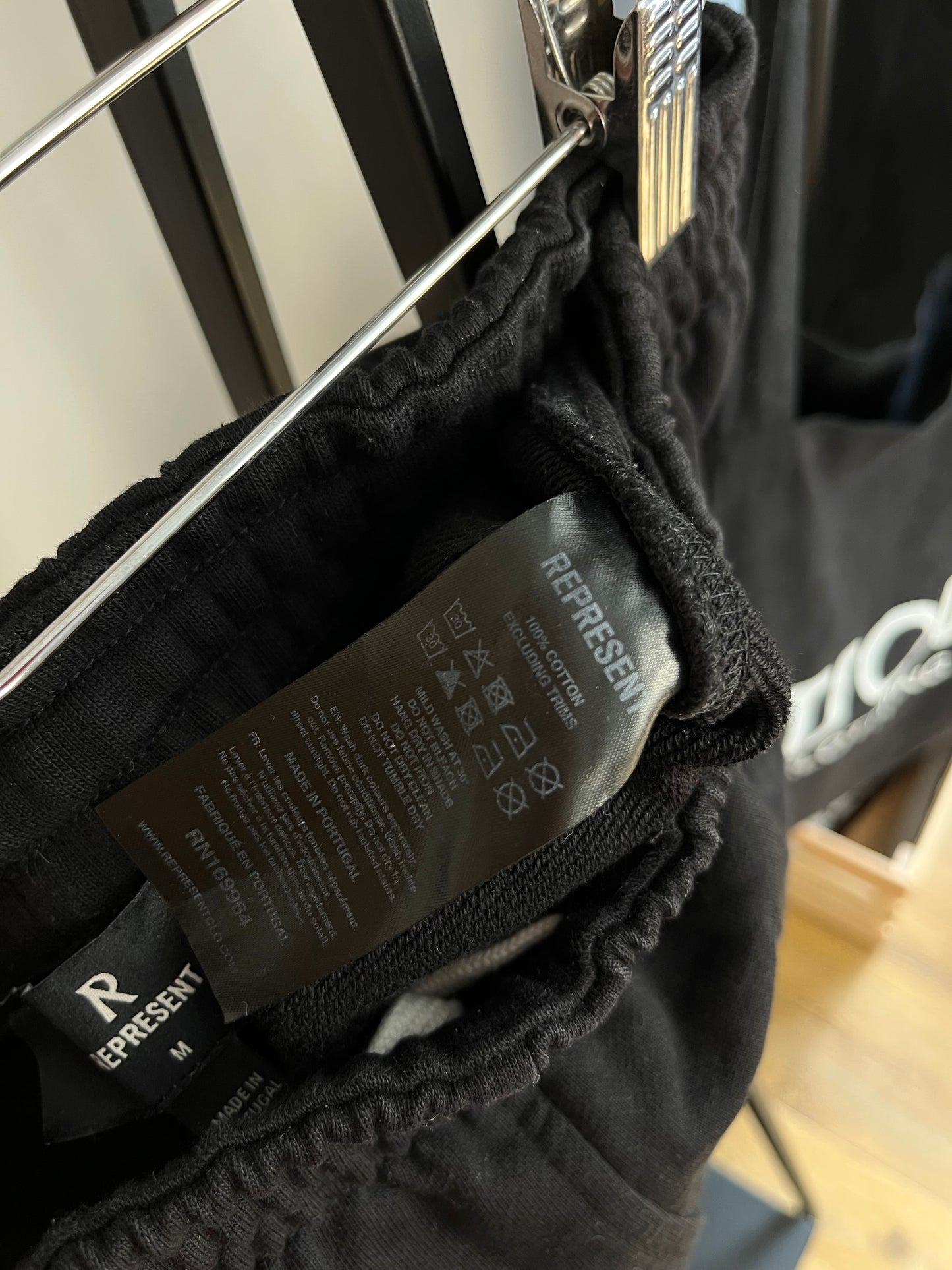 Represent Black Jogger Shorts - Medium