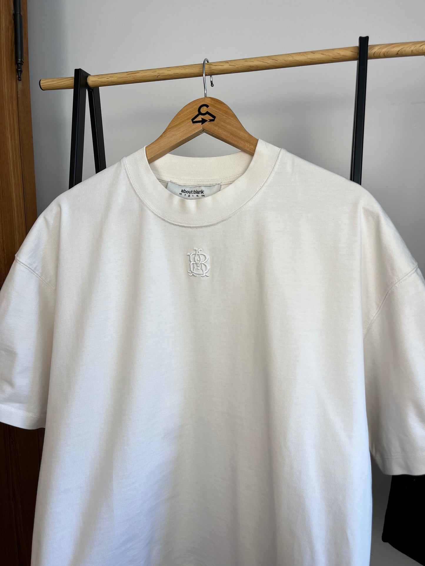 About:Blank Off White T-Shirt - Medium