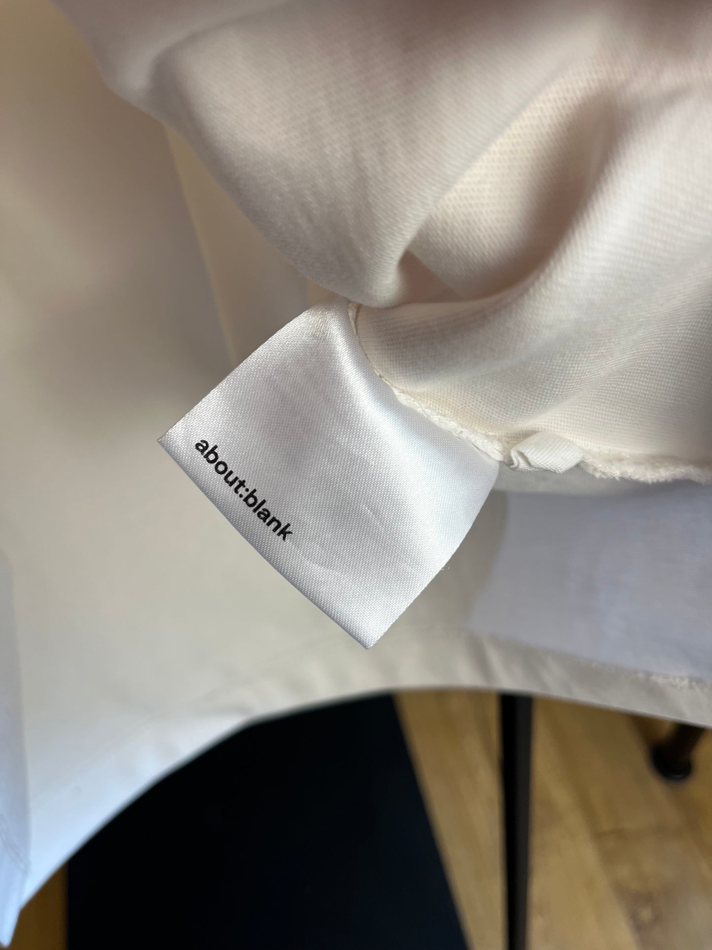 About:Blank Off White T-Shirt - Medium