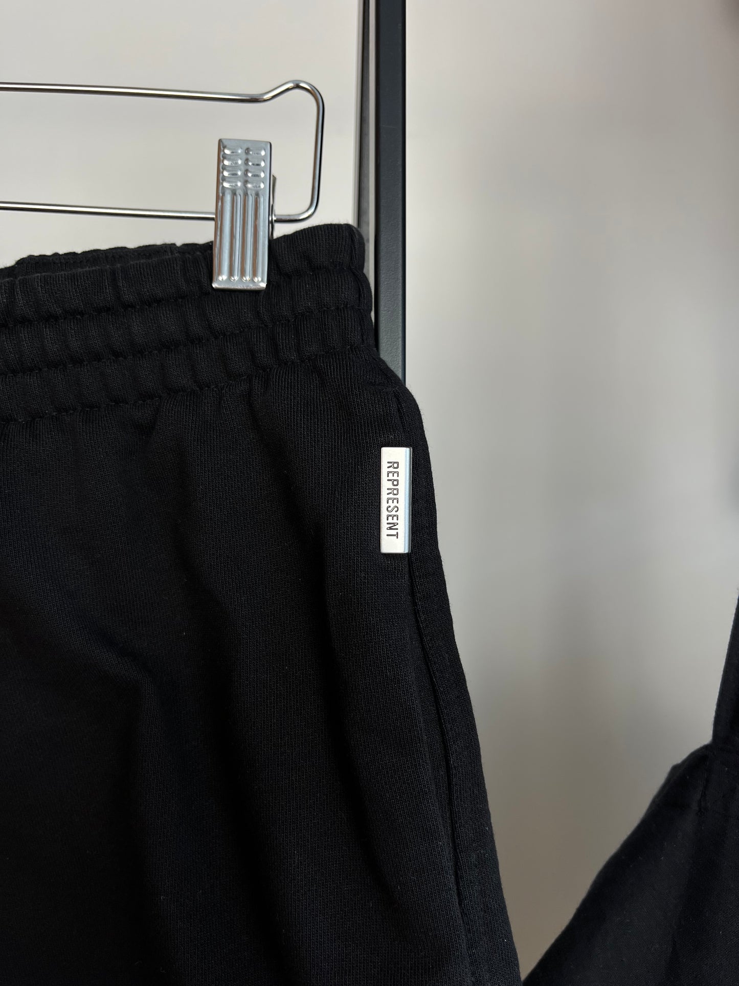 Represent Black Jogger Shorts - Medium