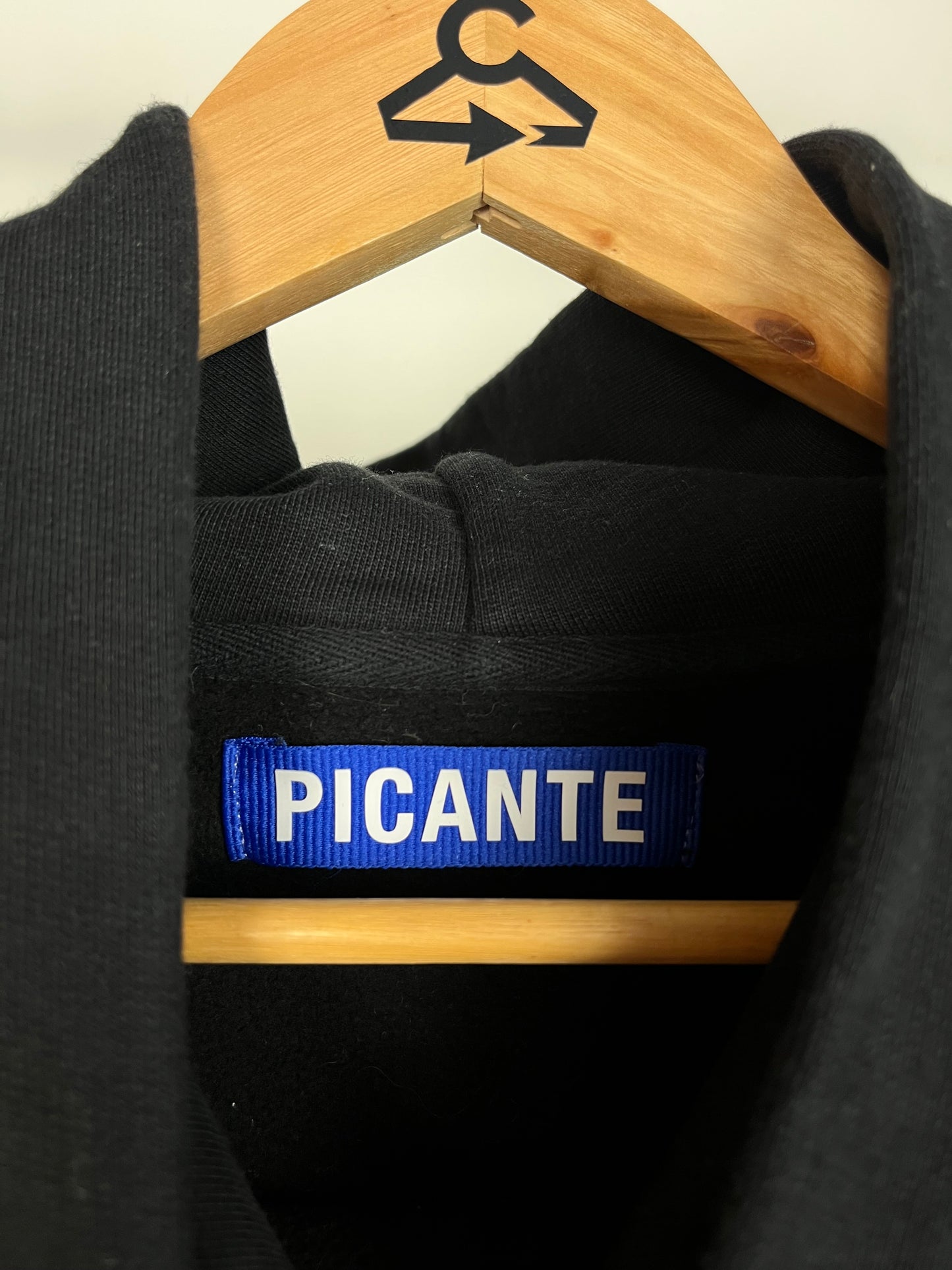 Picante Black Hoodie - XL