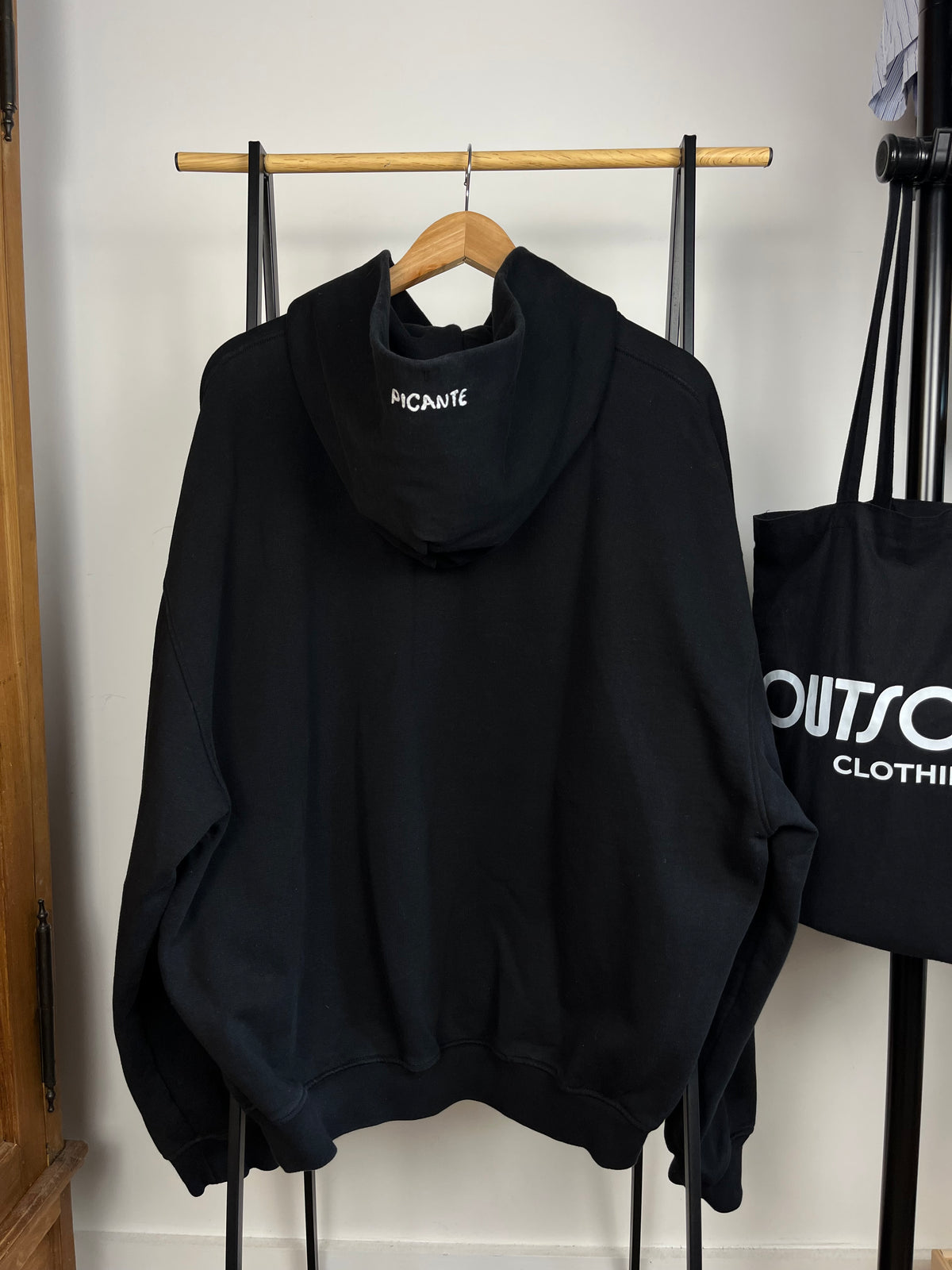 Picante Black Hoodie - XL