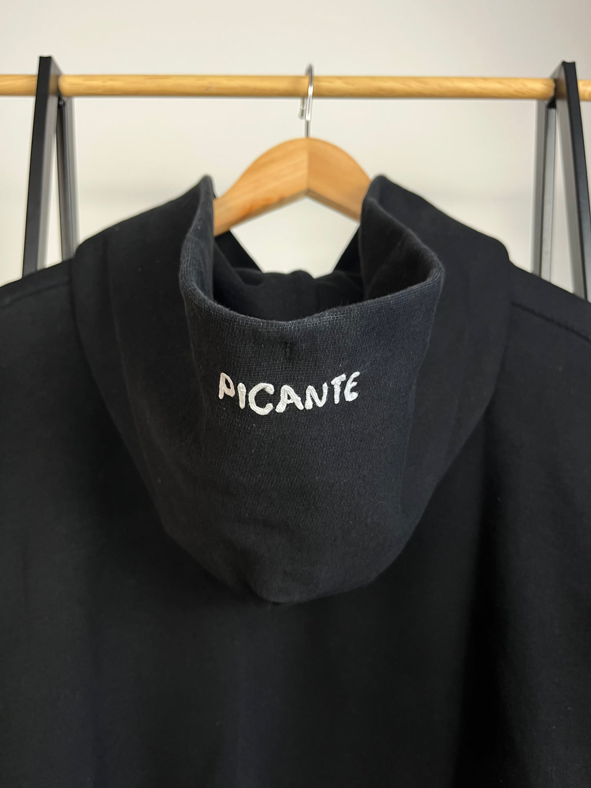 Picante Black Hoodie - XL