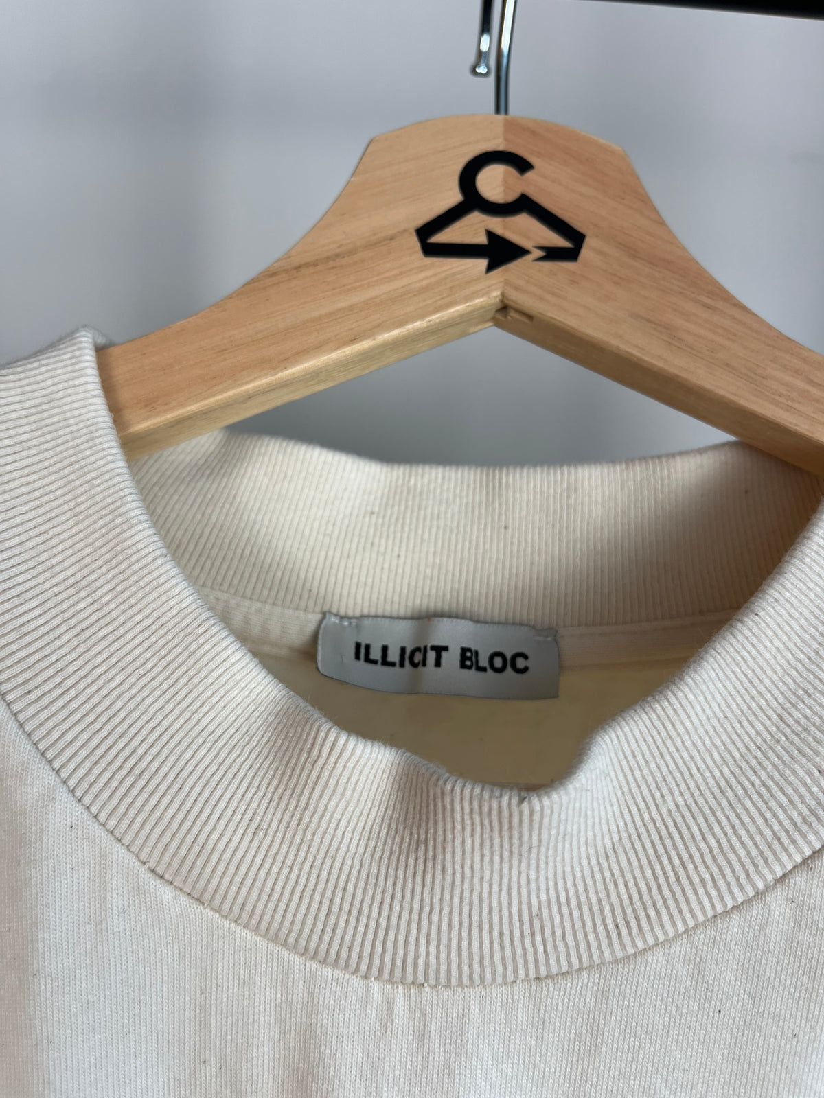 Illicit Bloc Cream T-Shirt - Medium