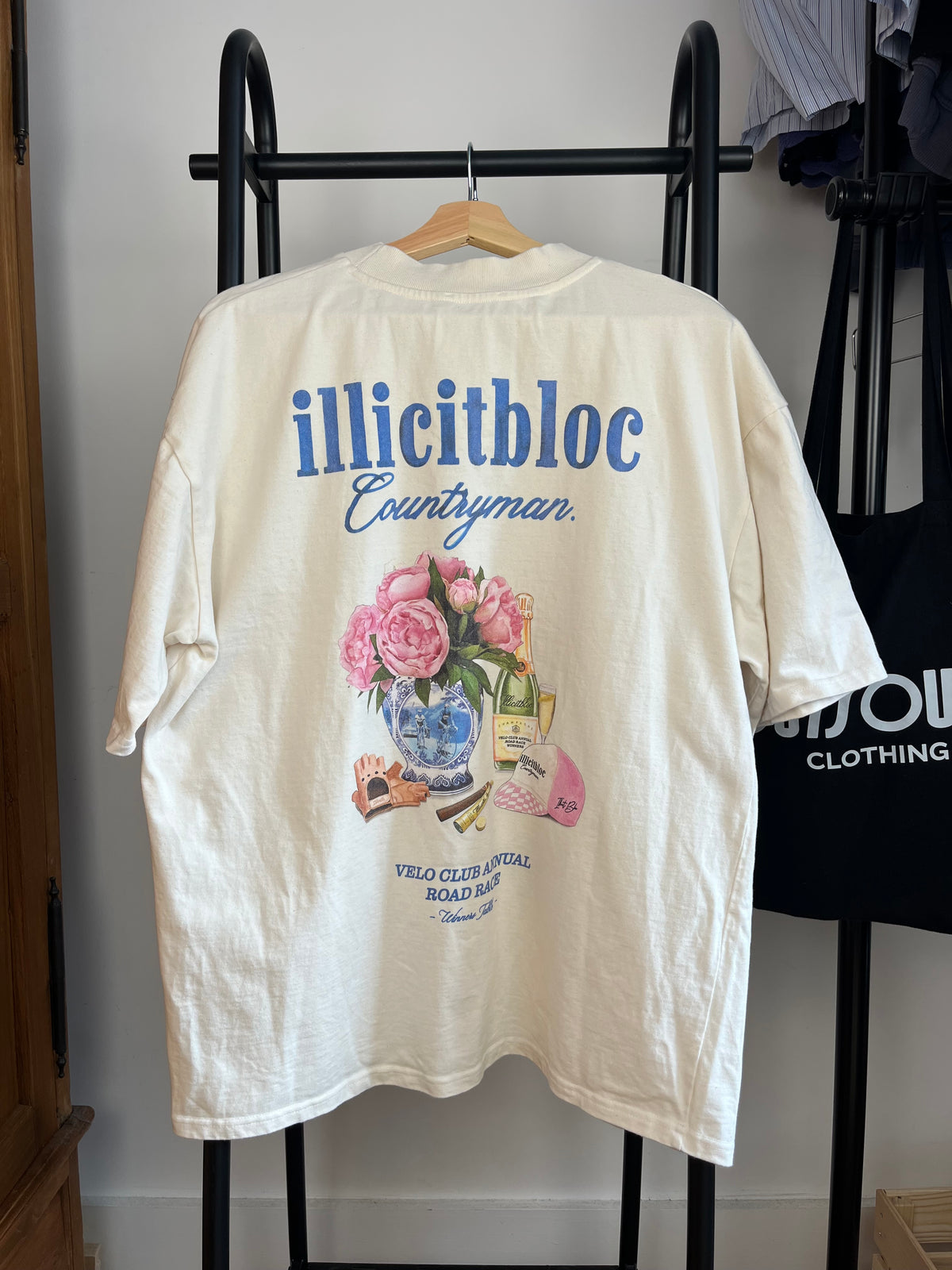 Illicit Bloc Cream T-Shirt - Medium