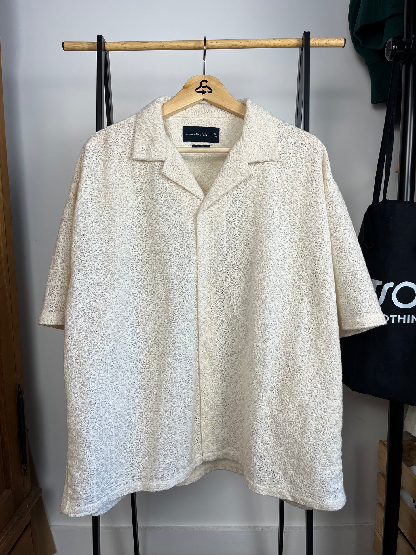 Abercrombie Cream Cropped Shirt - XL
