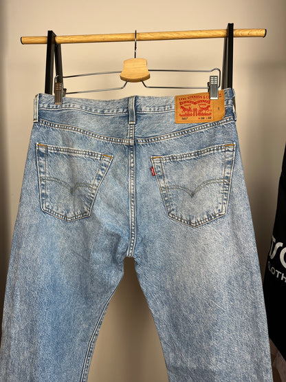 Levi’s 501 Light Blue Lightweight Jeans W32 L32