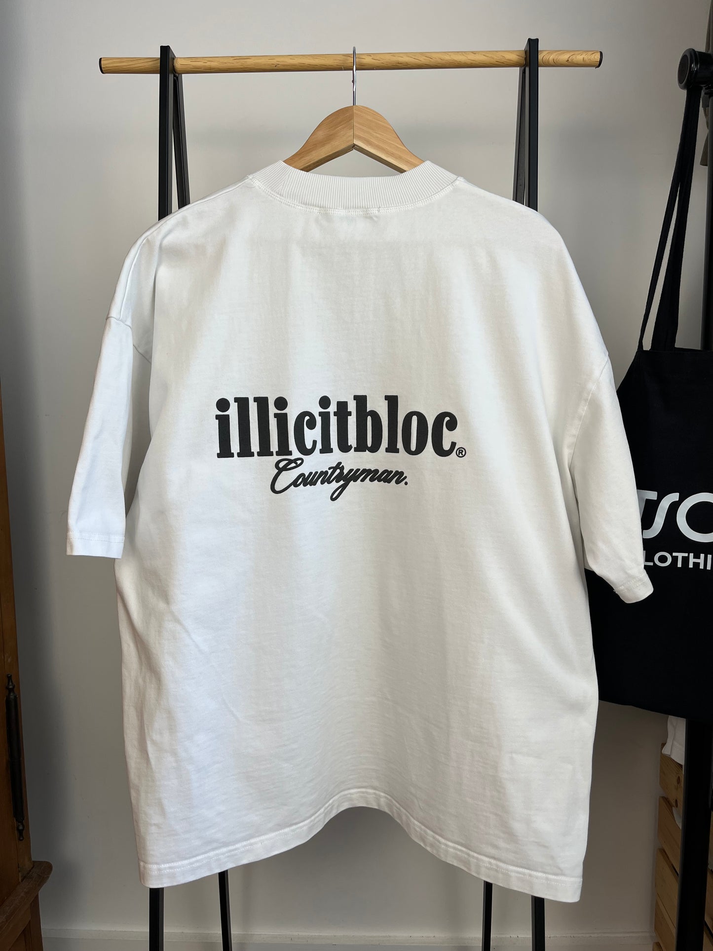 Illicit Bloc White T-Shirt - Large
